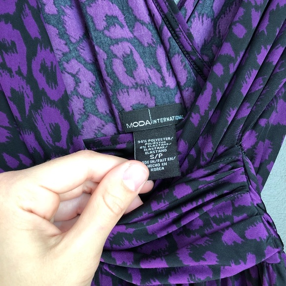 Long Sleeve Low Cut Dress - Picture 6 of 6